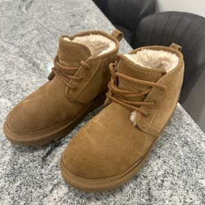 Neumel Uggs size 5 women’s brown